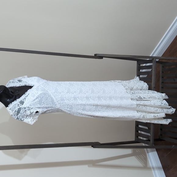 Vintage White Lace Maxi Short Sleeved Dress With Semi Sheer Sleeves - Picture 4 of 13